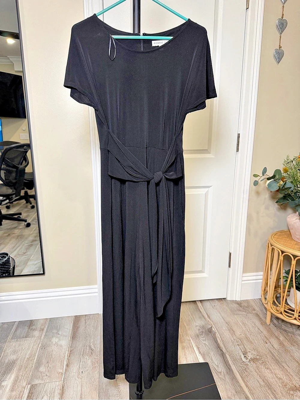 Robbie Bee Tie-Waist Cropped Jumpsuit Black IM 5’2 and The length is perfect wit